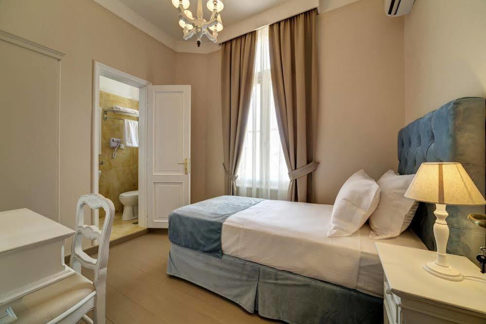 Home & Art Suites Афины Экстерьер фото