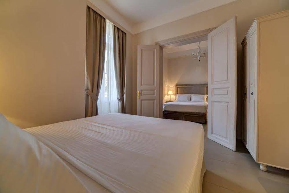 Home & Art Suites Афины Экстерьер фото