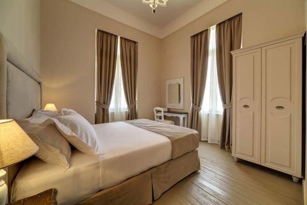 Home & Art Suites Афины Экстерьер фото