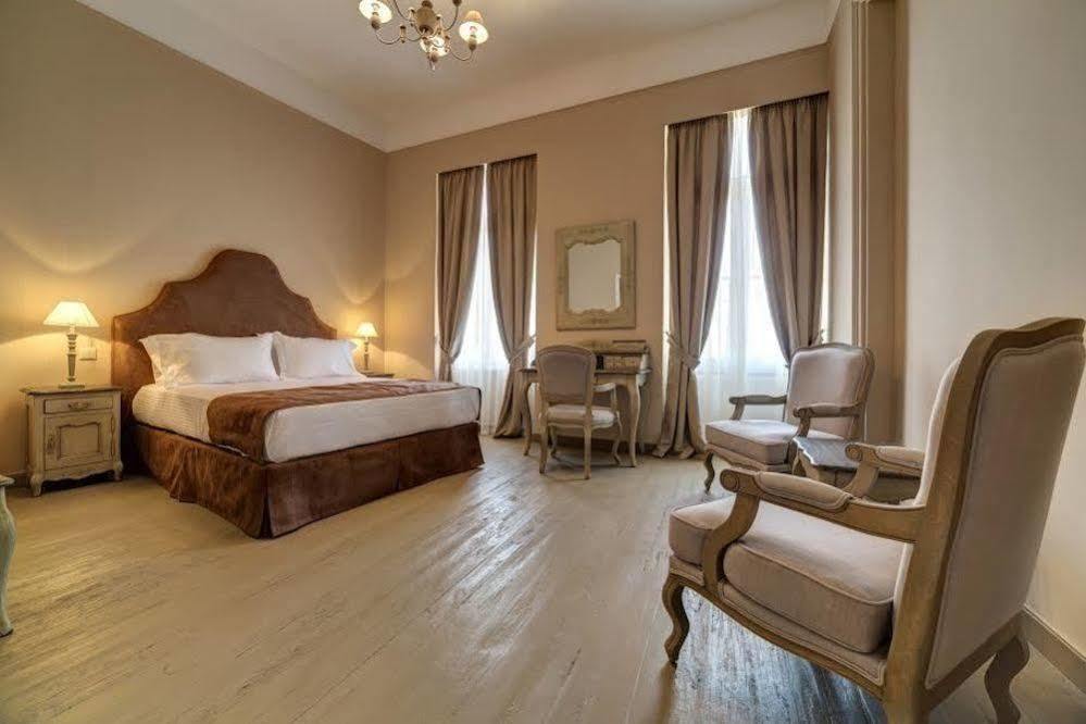 Home & Art Suites Афины Экстерьер фото